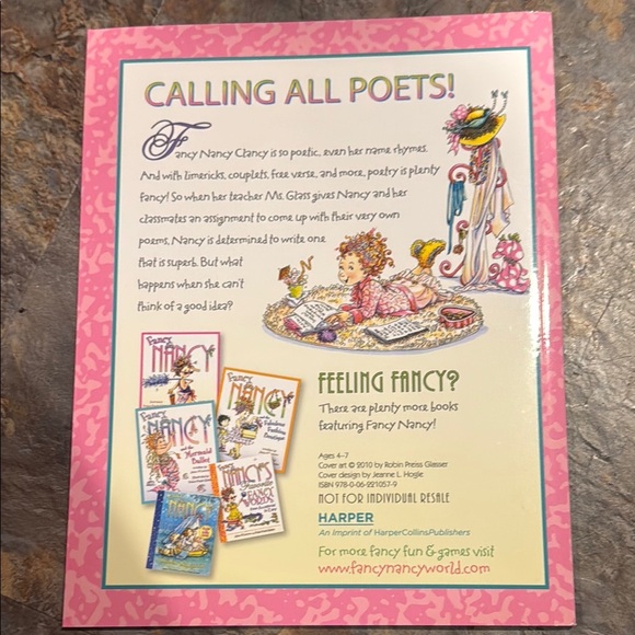 The Wonderful World of Fancy Nancy Book Set plus one extra book - Picture 8 of 11